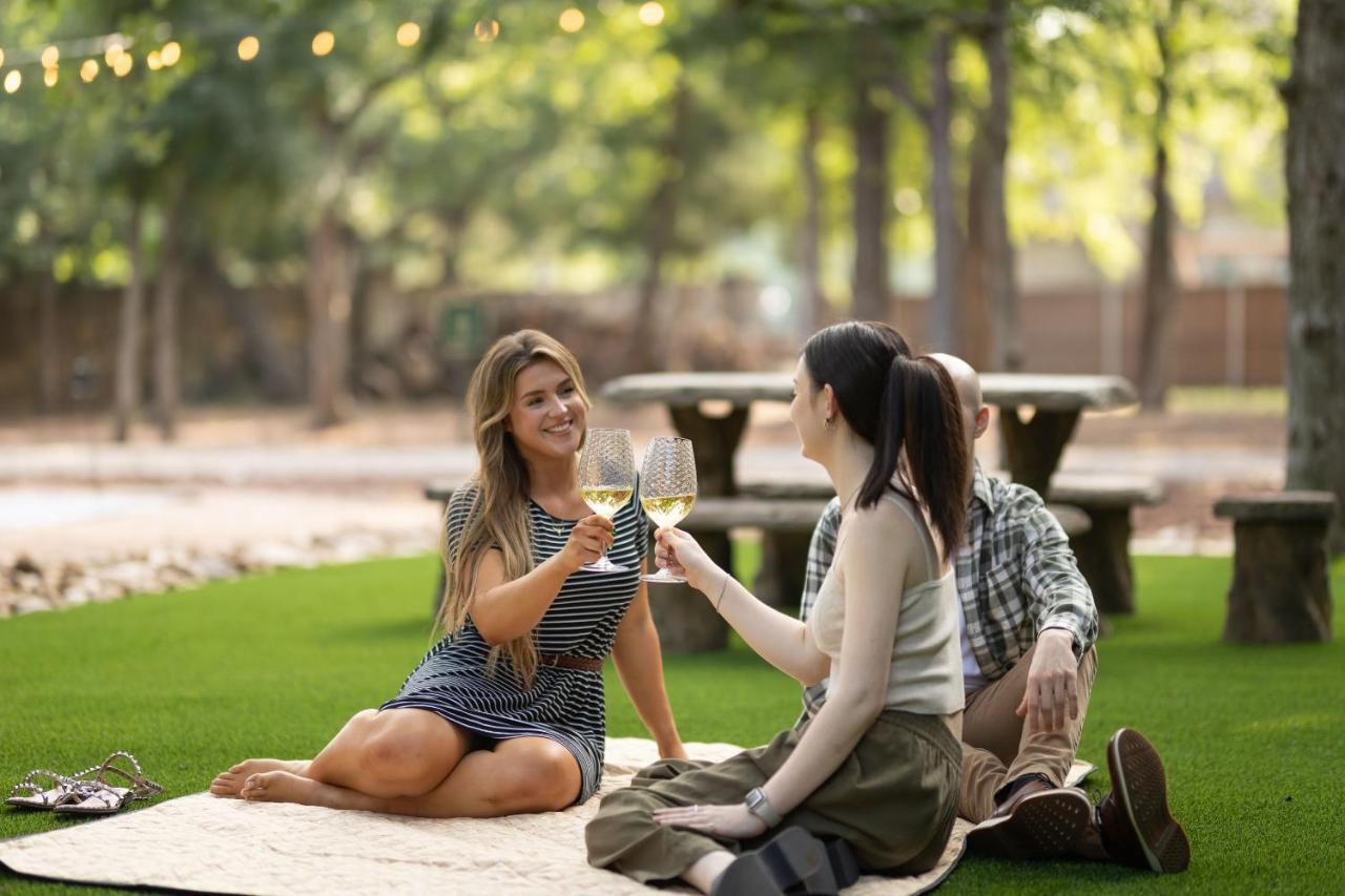 7744 Ranch Glamping Resort Austin Buitenkant foto