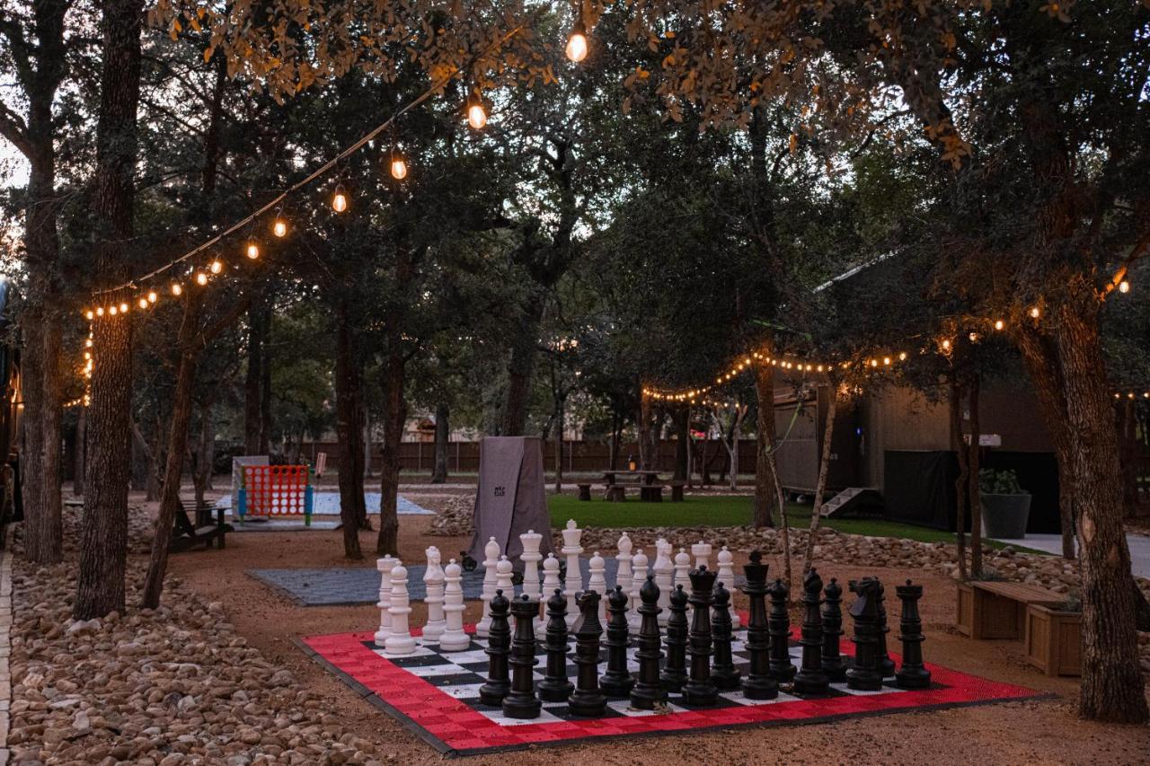 7744 Ranch Glamping Resort Austin Buitenkant foto